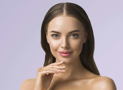 Microneedling pre vypnutie vrások alebo BB Glow, okamžite rozžiarená pleť bez make-upu.