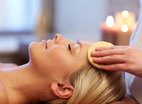 Mladý vzhľad pleti chce mať iste každý. Procedúry, ktoré vás bez problémov zbavia vrások, akné, jazvičiek či pigmentových škvŕn.