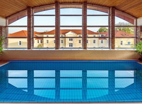 Fantastická wellness dovolenka pre dvoch a dieťa do 6 rokov zadarmo, v luxusnom 4* Hoteli Garzon Plaza v maďarskom kúpeľnom meste Györ.