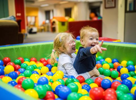 Hľadáte miesto, kde by ste mohli príjemne tráviť čas so svojimi najmenšími? Rodinné centrum Kramárik s krásnou herňou a ponukou aktivít.