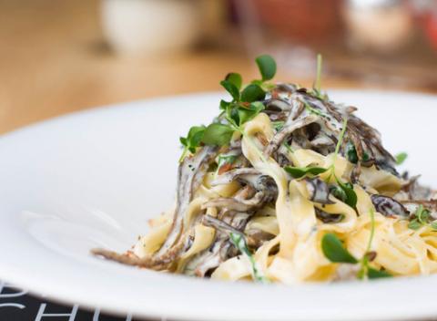 Výnimočný zážitok z jedla v luxusnej talianskej reštaurácii Portofino. Fantastické 3-chodové menu s aperitívom pre dvoch.