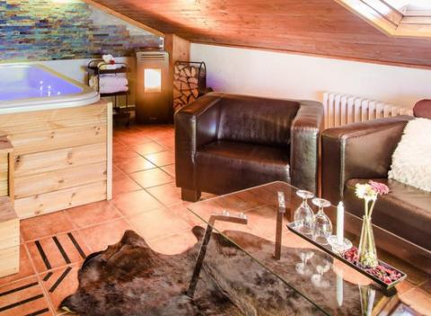 Užite si súkromie a relax do sýtosti v komfortných apartmánoch so súkromným wellness v penzióne u Rechů v centre Moravského krasu v Blansku.