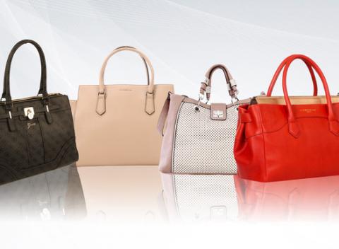 Využite fantastickú zľavu až do výšky 70 % a vyberte si spomedzi tých najkrajších a najkvalitnejších kabeliek svetoznámych značiek.