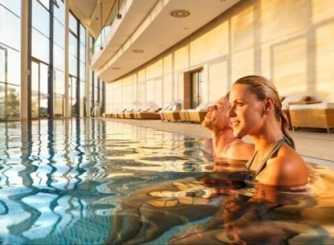 Užite si romantickú dovolenku či oslavu Silvestra pod Pálavou v obľúbenom hoteli Drnholec***. Tešte sa na polpenziu a vstup do kúpeľov.