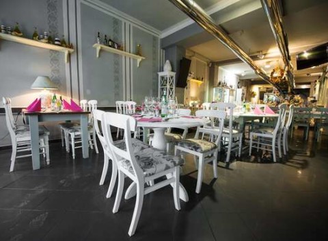 Darčeková poukážka na konzumáciu v reštaurácii Maximilián.