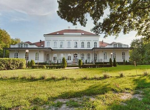 Romantika so vstupom do wellness a polpenziou v Chateau Földváry**** s platnosťou až do decembra 2021.