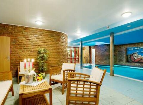 Romantika priamo v centre Třebíča s večerou pri sviečkach, bazénom a platnosťou do júna 2021.