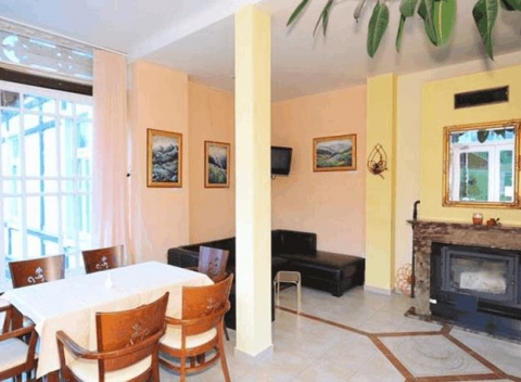 Príjemná dovolenka s polpenziou a fľašou vína na privítanie na najslnečnejšom mieste vo Vysokých Tatrách v Hoteli Palace Tivoli***.