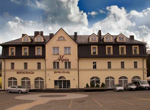 Hotel Alpin*** so skvelou polohou v centre, vychvaľovanou polpenziou a vstupom do mini SPA