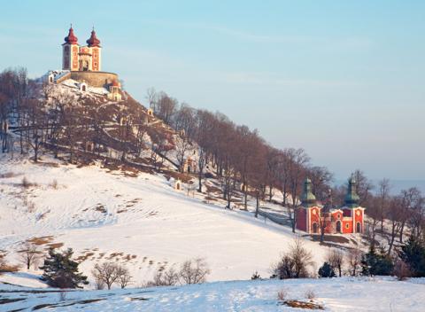 Zažite s deťmi dovolenku plnú zábavy a dobrodružstiev. Pobyt s polpenziou, wellness, biozáhradou a farmou v penzióne Vilabela, Banská Belá.