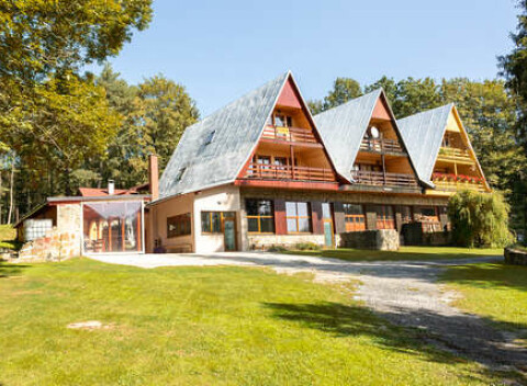 Chata Horský dom pre 5 – 17 osôb vo výbornej tichej lokalite pri Levoči, s dlhou platnosťou.