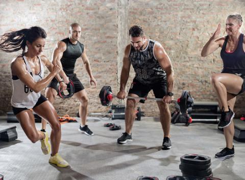 Funkčný tréning je efektívna cesta k zdraviu a peknej postave. Prihláste sa na tréningy s Robom, Natáliou či Mirkom v komplexe Kraton.