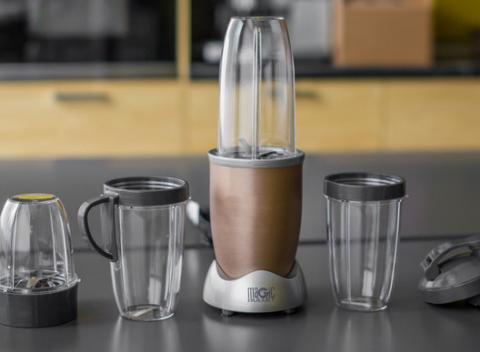 Výkonný smoothie mixér 600 W. Namixujte si do nového roka svoje zdravie smoothie mixérom a získajte všetky potrebné vitamíny.