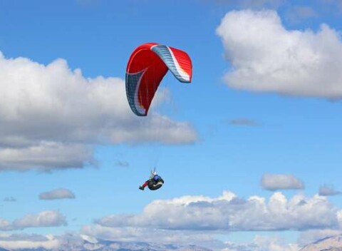 Rýchly 1-dňový kurz paraglidingu pre 1 alebo 2 osoby v krásnom prostredí Nízkych Tatier.