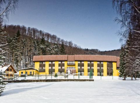 Nezabudnuteľný víkend v srdci Javorníkov. Rodinný pobyt v Horskom hoteli František* s raňajkami, vstupom do bazéna a zľavou na skipass.
