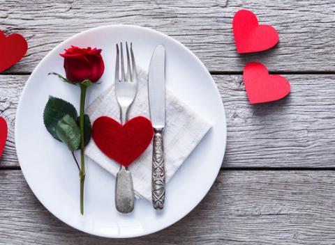 Príjemný večer v dobrej spoločnosti s chutnou večerou a sladkým dezertom si môžete užiť v hoteli Squash Centrum***. 