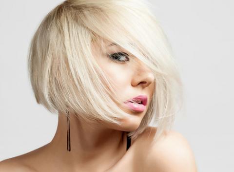 Vystúpte zo svojho šedého tieňa a zažiarte. V kaderníctve Tanila Beauty vám vymodelujú nový image vďaka strihu či melíru a regenerácii. 