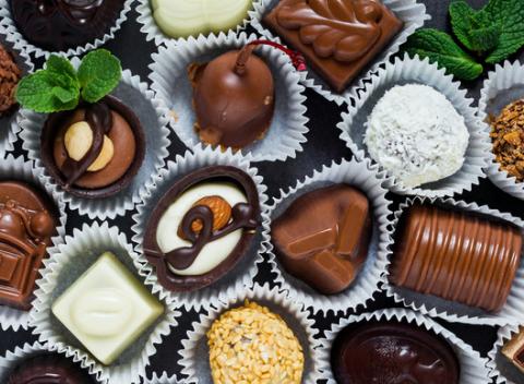 Keď závislosť na čokoláde je taká božská! Darčekové balenie ručne robených praliniek z pravej belgickej čokolády.