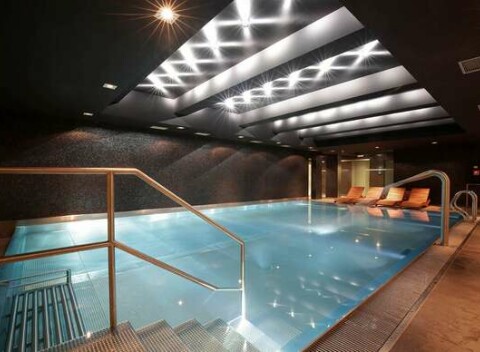 Romantický pobyt pri Domaši s polpenziou, wellness a masážou v hoteli Zelená Lagúna****.