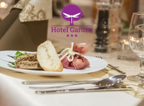 Užite si romantického Valentína či strávte víkend mimo civilizácie prechádzkami, objavovaním okolia a lyžovačkou v blízkosti Hotela Garden.