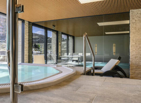 Hotel Impozant**** s polpenziou a najväčším wellness v Turci neobmedzene.