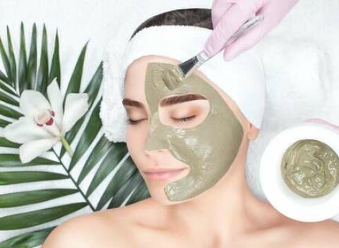 Kozmetické balíčky alebo pedikúra. Zdravšia, hladšia a jasnejšia pleť a relax pri pedikúre.