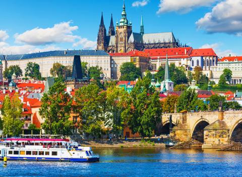 V Praze se žije blaze! Užite si aj vy pražský blahobyt pobytom s raňajkami v Hoteli D`Angelo***, kde sa budete cítiť ako doma.