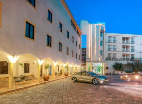 Objavte s nami malý kúsok raja na zemi a zavítajte na chorvátsky ostrov Krk. Pobyt s polpenziou, občerstvením a zľavami v Hoteli Malin****.