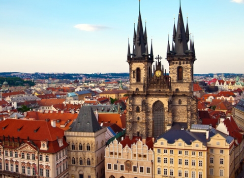 Vydajte sa po stopách histórie v Prahe. Hotel Adler***+ je ideálne riešenie otázky, kde sa ubytovať v Prahe, aby bolo kamkoľvek na skok.