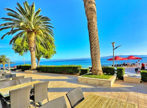 Azúrová obloha, nádherné pláže a stredomorská pohoda - dovolenka pri Jadrane. Pobyt s polpenziou v elegantnom hoteli Sirena*** v Podgore. 