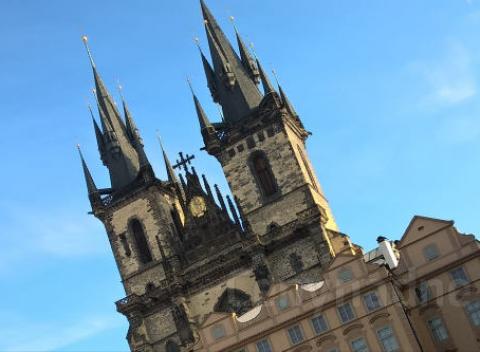 Navštívte Prahu s celou rodinou, vychutnajte si české pivo, dobré jedlo a historické pamiatky pri pobyte v 3* hoteli Svornosť.