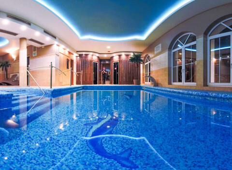 Maďarsko len 150 m od termálnych kúpeľov v Xavin Hoteli Harkány **** s polpenziou + deti do 5 r zdarma.