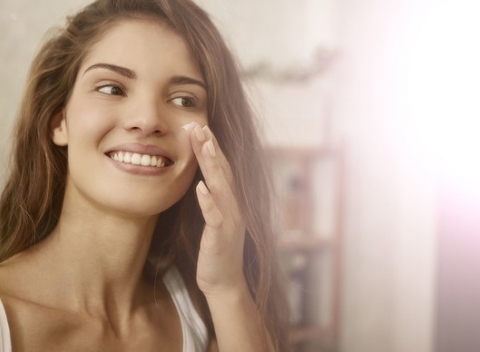 Omladenie pleti s diamantovou mikrodermabráziou. Doprajte svojej pokožke luxusnú starostlivosť v príjemnom prostredí salónu Nefritt estee. 