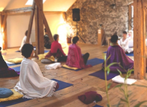 Relaxačný jogový pobyt v tradičnej drevenici v Kolibe u Jogošíka v Zázrivej.