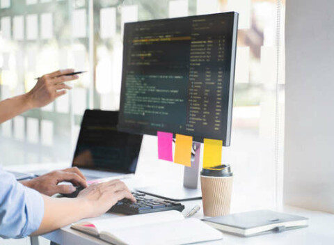 Online kurz Web Specialist - tvorba a správa webstránok. Pre začiatočníkov bez znalosti programovania.