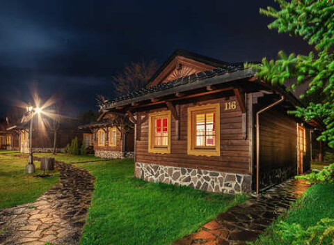 Chatka priamo v rezorte aquaparku + zľava na multivstup do aquaparku Tatralandie.