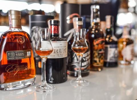 Degustácia 6 rumov od Slainte Fine Spirits s prednáškou v hoteli Aston. Preneste sa na ďaleký Karibik odkiaľ tento nápoj pochádza. 
