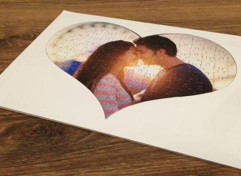 Puzzle s vlastnou potlačou. Spríjemnite voľný čas vašim blízkym a priateľom. Vyskladajte si svoje spomienky zábavnou formou.