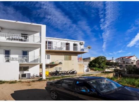 Nezabudnuteľná dovolenka s nádherným výhľadom na Jadranské more. Pobyt pre 3 osoby v Apartmáne Ranka na chorvátskom ostrove Hvar.