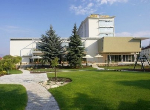 Dovolenka v hoteli Jánošík**** v Liptovskom Mikuláši s wellness a polpenziou.  Nezabudnuteľný relax v kraji Liptov.