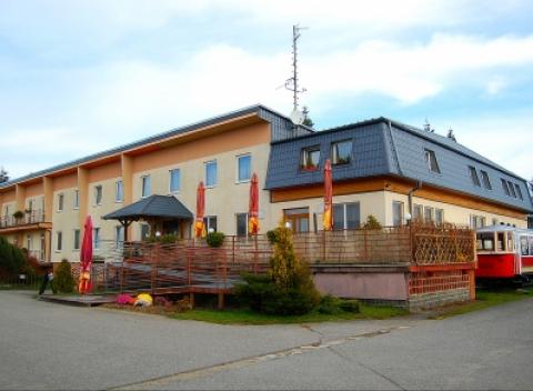 Príroda tisícich podôb, jaskyne, hrady, zámky a aquaparky, to všetko ponúka oblasť Moravského krasu. Pobyt s polpenziou v hoteli Vrchovina.