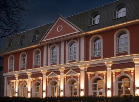 Načerpajte nové sily a užite si romantiku v Karlových Varoch. Wellness pobyt so 16 procedúrami, polpenziou a nápojmi v 4* hoteli Millenium. 