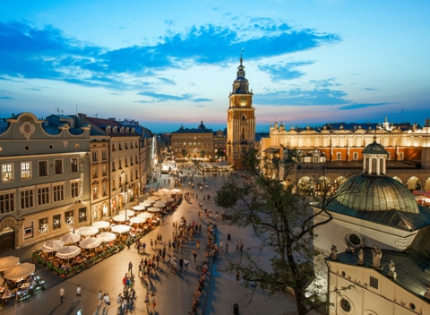 Mesto kráľov-Krakov, je jeden z najkrajších architektonických skvostov v Európe. Pobyt s raňajkami v hoteli Petrus*** kúsok od centra mesta.