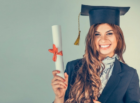 Viazanie diplomovky/bakalárky. Stačí si vybrať farbu písma a do 3 dní sa môžete tešiť z kompletne zaviazanej práce.