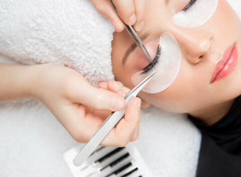 Decentné alebo zahustené 3D mihalnice alebo odstránenie mihalníc.