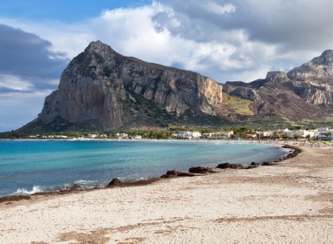 Celoročná dovolenka v apartmánoch Residence delle Cave na západnom pobreží Sicílie. Pobyt v štýlových apartmánoch v mestečku Custonaci.