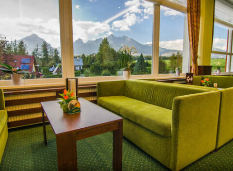 Hotel Lesana*** v Tatrách: Výhľad na Lomnický štít, wellness, polpenzia a detský raj Kinderland.