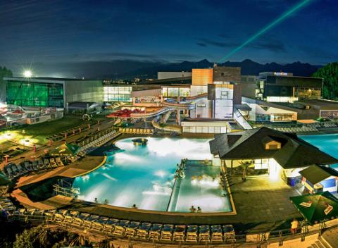 Užite si celý deň plný zábavy a nekonečného relaxu v Aquaparku AquaCity Poprad alebo v najväčšom dvojpodlažnom wellness centre na Slovensku.