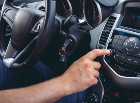 Čistenie klimatizácie ozónom + komplet prezutie a vyváženie 4 kolies. Pripravte vaše auto na nadchádzajúcu letnú sezónu. 