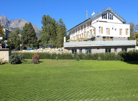 Pobyt pod Lomnickým štítom: Apartmány Belveder s wellness, herňou aj vínom + 2 deti do 12 rokov.